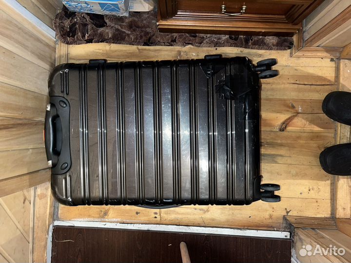 Чемодан ifly с дефектом