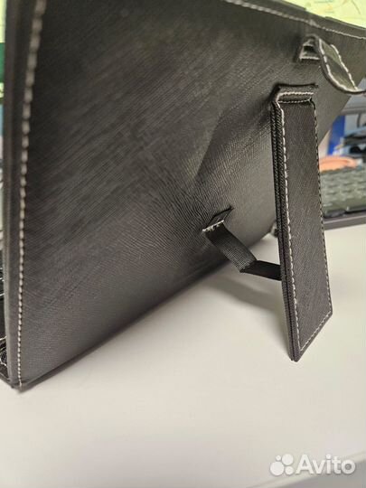 Клавиатура в черном чехле