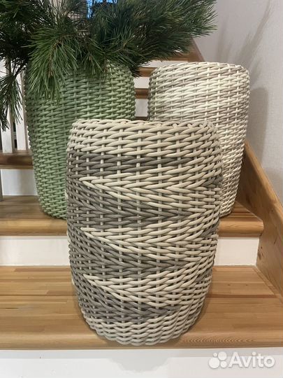 Цветочный горшок из ротанга