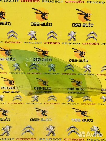 Стекло передней двери правой peugeot 206