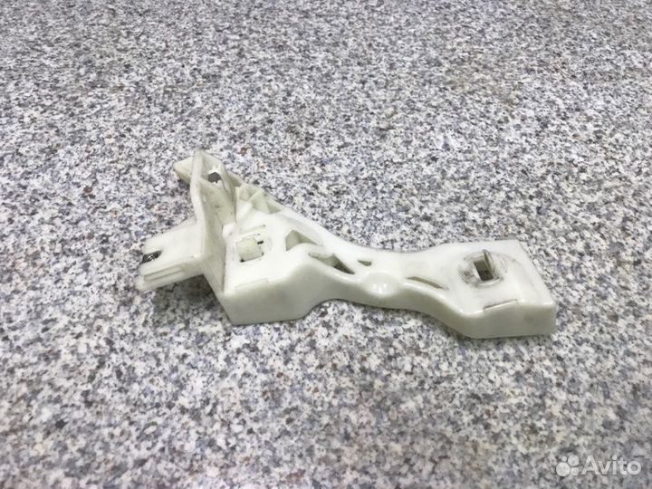 Кронштейн бампера передний правый Mazda 3 BK 2007