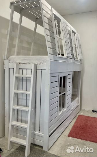 Детская двухъярусная кровать домик с матрасами