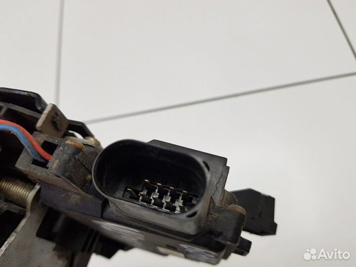 Замок двери передний левый (Audi A4)