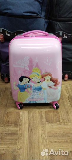 Чемодан детский новый