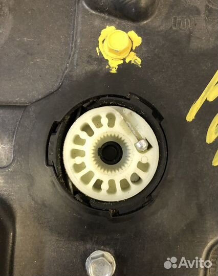 Стеклоподъемник эл. задний правый Mazda CX-5