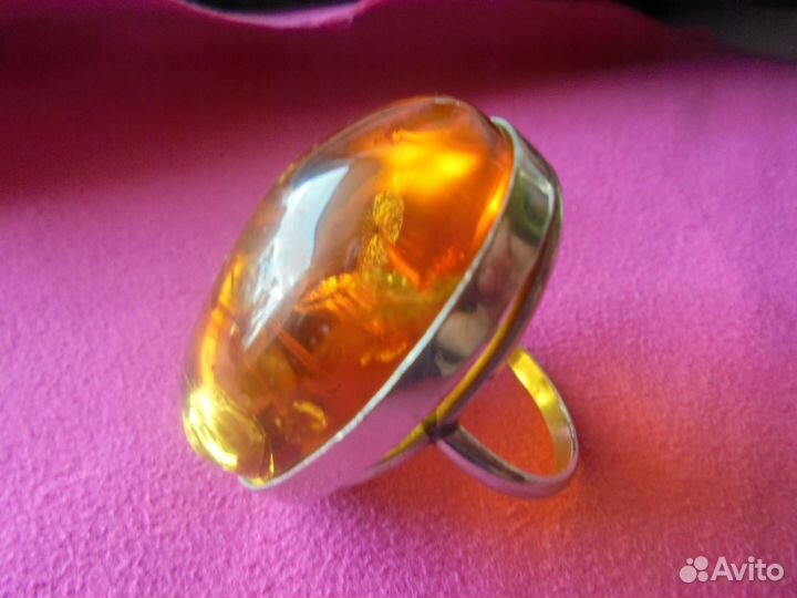 Янтарь природн 3,5х2,5 см инклюз Кольцо 17 р мельх
