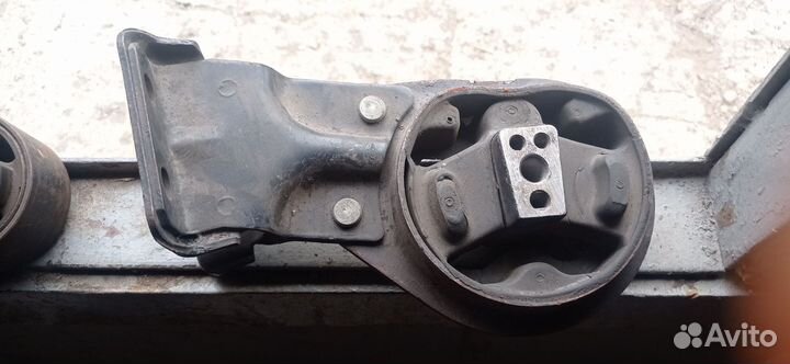 Опоры двигателя 2108