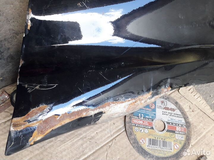 Крыло переднее левое