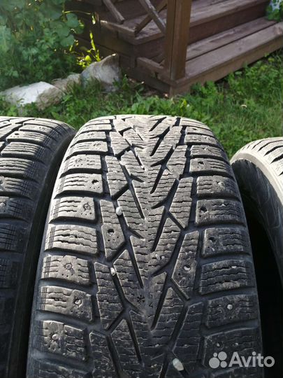 Nokian Tyres Hakkapeliitta 7 215/65 R16 26W