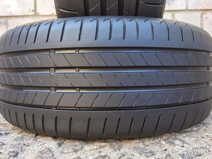 Bridgestone Turanza T005 225/40 R18 92Y