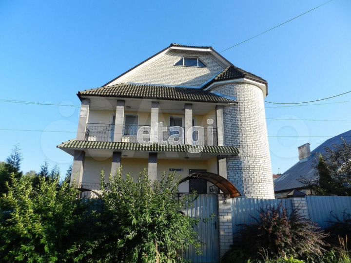 Дом 362,7 м² на участке 7 сот.