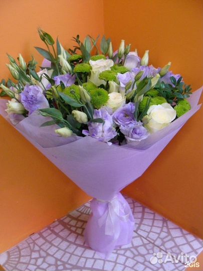 Помощник флориста в цветочный магазин