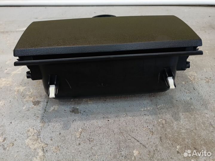 Бардачок верхний мазда 6 GG