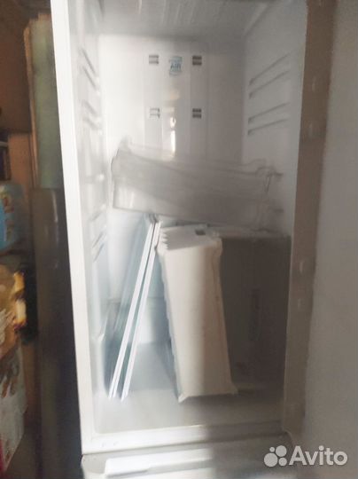 Холодильник indesit на запчасти