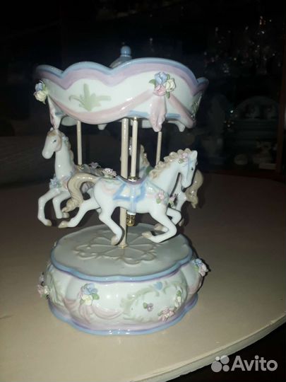 Фигурки, статуэтки