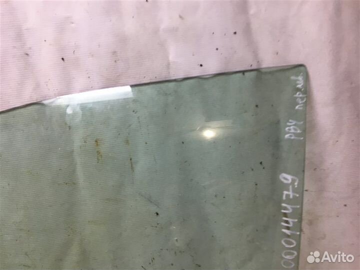 Стекло двери передней левой Volkswagen Passat B3