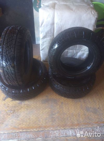 Continental ContiCrossContact AT 235/70 R16