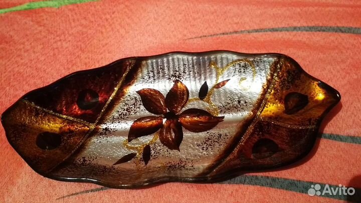 Красивое блюдо с перламутром. Новое