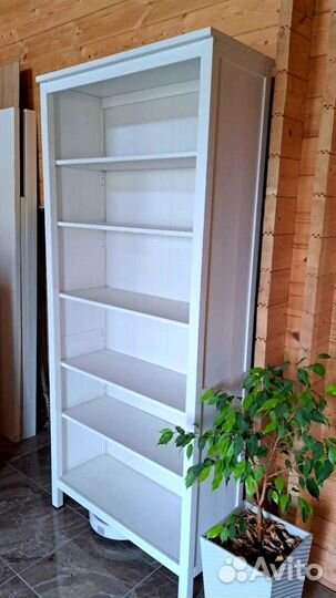 Стеллаж IKEA из дерева хемнэс