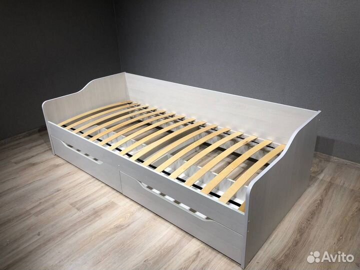 Кровать односпальная в стиле IKEA