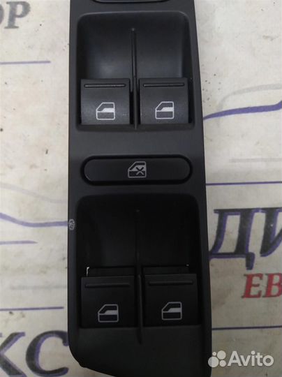 Блок управления стеклоподъемниками VW Tiguan 2007