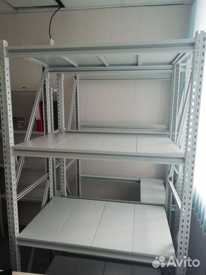 Среднегрузовые стеллажи в магазин, склад, сто