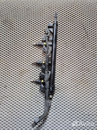 Топливная рампа Citroen C4 EP6