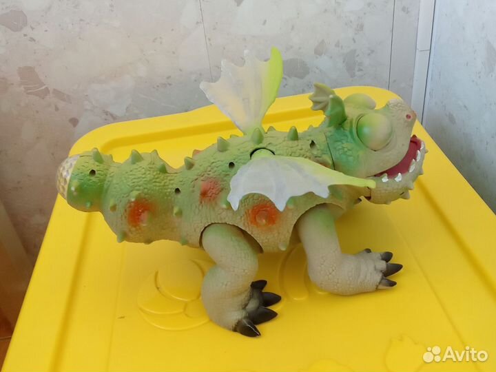 Дракон из мультфильма 