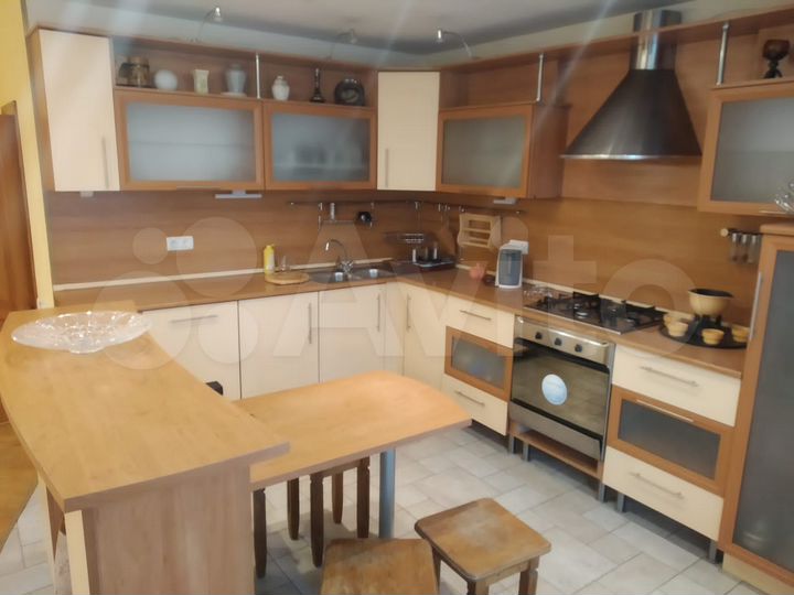 3-к. квартира, 140 м², 5/9 эт.