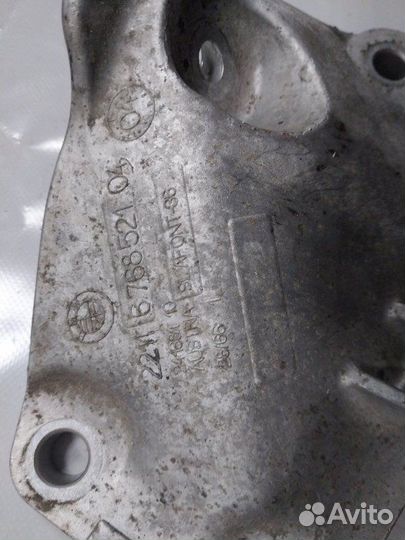 Кронштейн опоры двигателя левый Bmw E60 N52B30