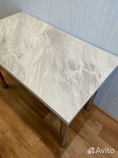 Столы новые разные