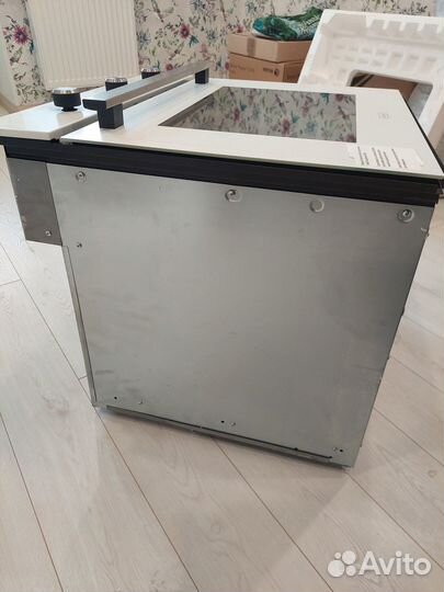 Духовой шкаф газовый Delonghi SGB 4 RUS