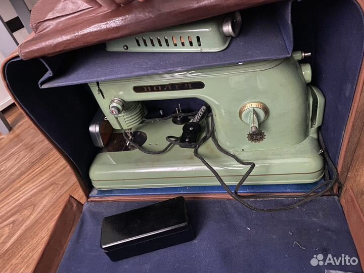 Швейная машина Волга