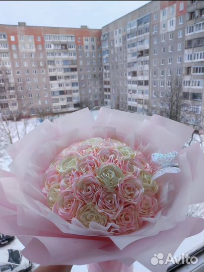 Букет из атласных роз