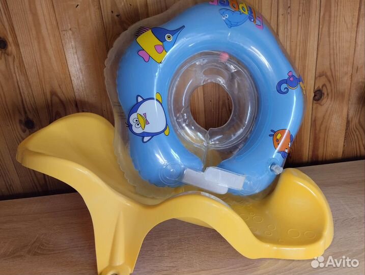 Круг для купания и горка
