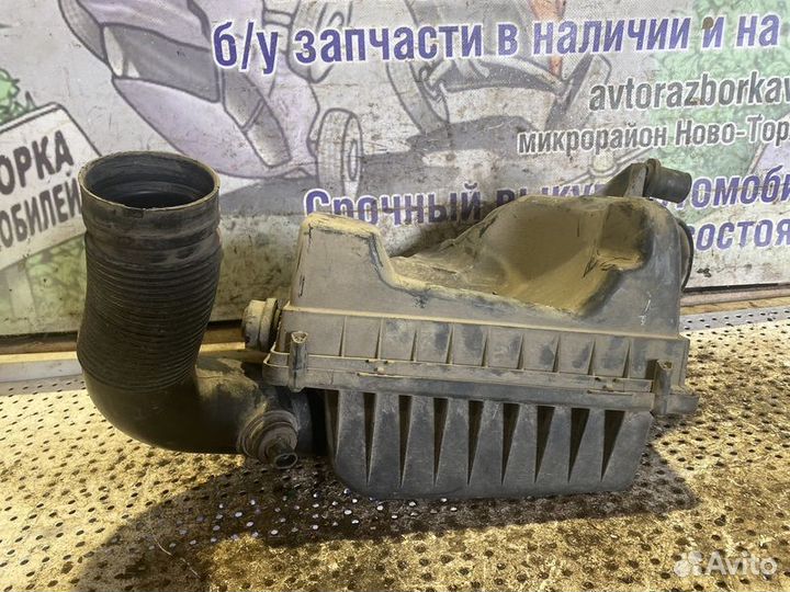 Корпус воздушного фильтра Opel Astra