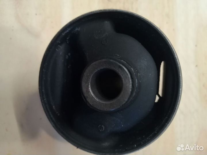 Сайлентблок опоры двигателя d72,5 Toyota AE110LH
