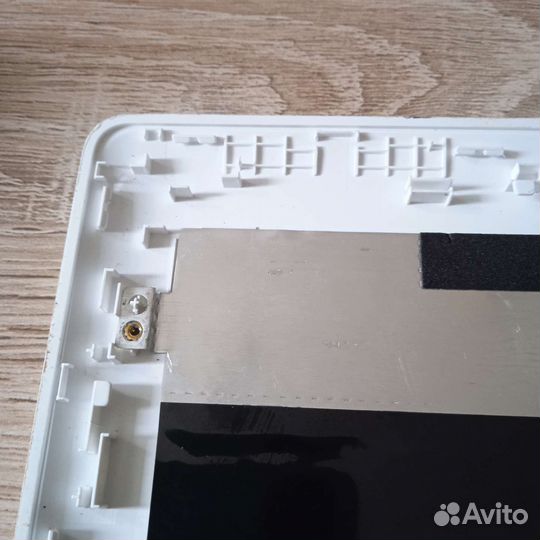 Крышка матрицы Asus X200CA