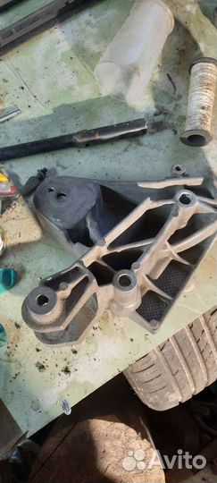 Кронштейн двигателя renault 8200310861