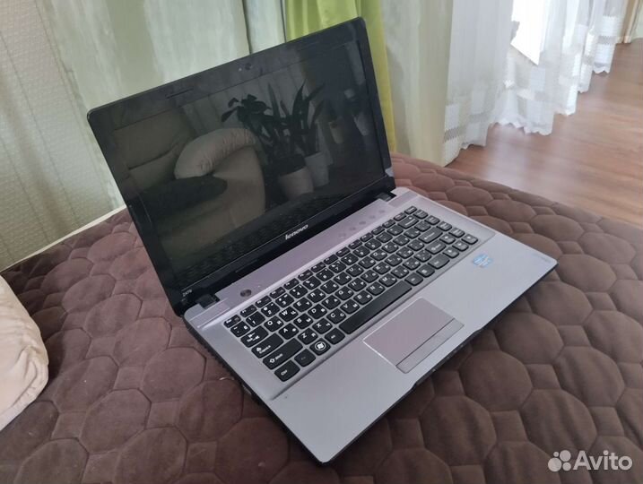 Хороший новый ноутбук Lenovo IdeaPad Z470