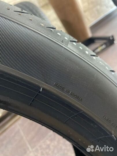 Pirelli P Zero 245/40 R20 и 275/35 R20 99Y