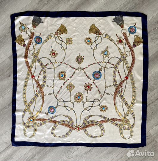 Шелковый платок