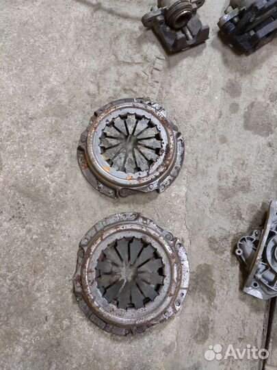 Козина сцепления 09