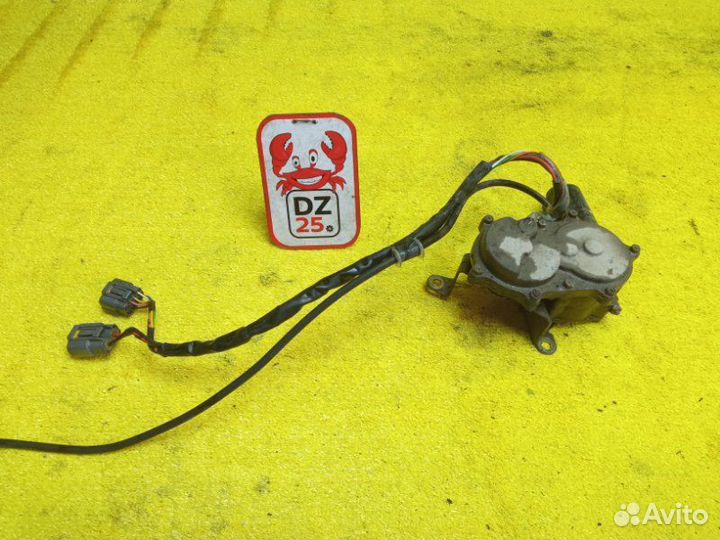 Мотор раздаточной коробки передний Mazda Mpv