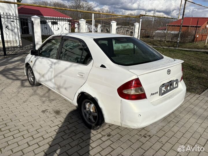 Toyota Prius 1.5 CVT, 2000, битый, 200 000 км
