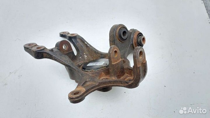 Кулак задний левый Kia Ceed1 ED