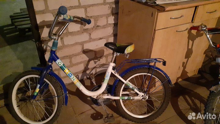 Велосипед 18 дюймов, есть боковые колёсики