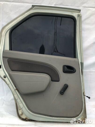Дверь боковая задняя левая Renault Logan 1 1.4