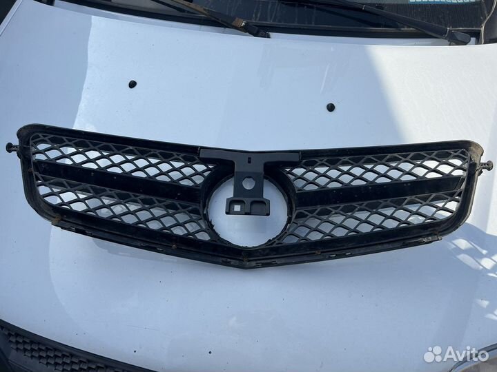 Решетка радиатора mercedes c204