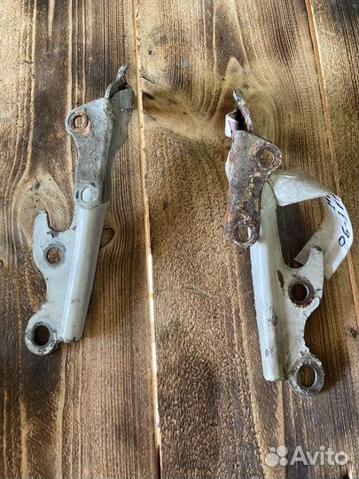 Петли капота corolla e90